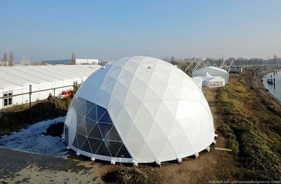 Porcellana Poweder ha ricoperto le grandi tende della cupola del diametro 20m Geodestic di grandi tubi d'acciaio fornitore